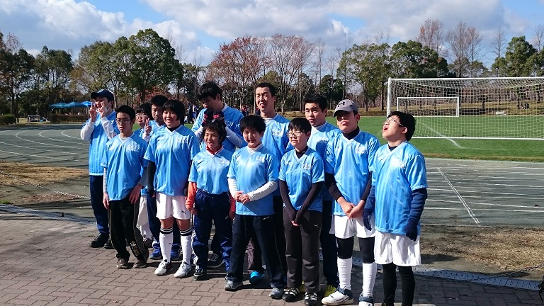 チャレンジドサッカーサークル神戸の集合写真