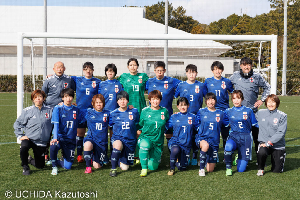 知的障がい者サッカー女子日本代表の集合写真
