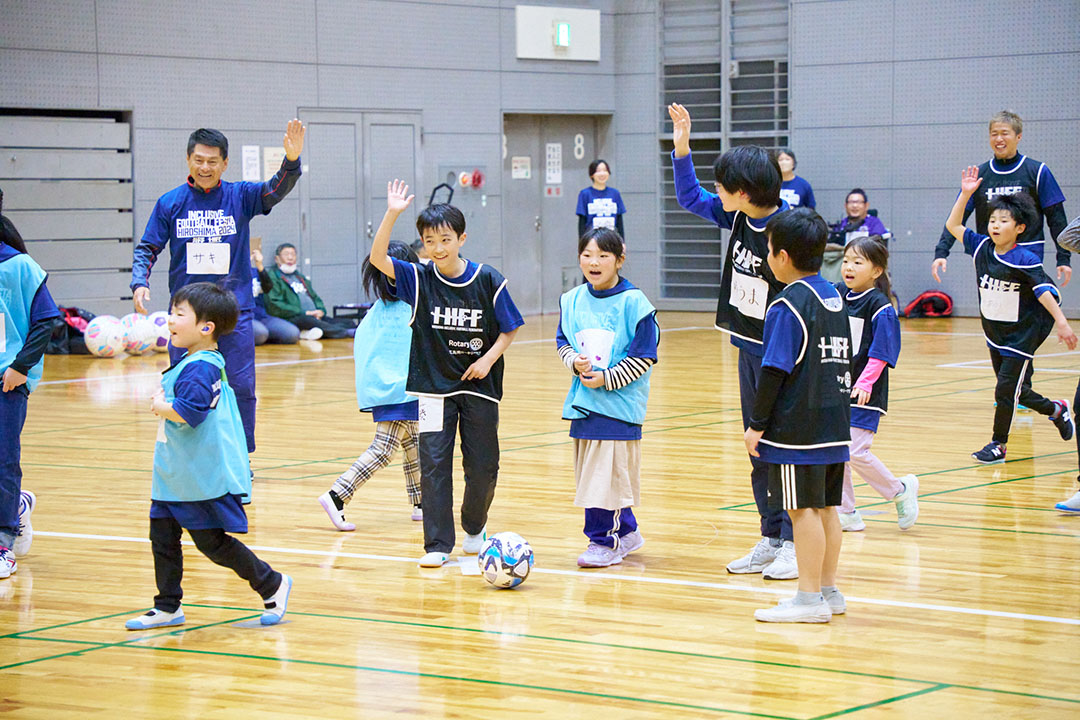 まぜこぜサッカーの様子