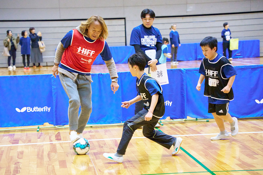 まぜこぜサッカーの様子