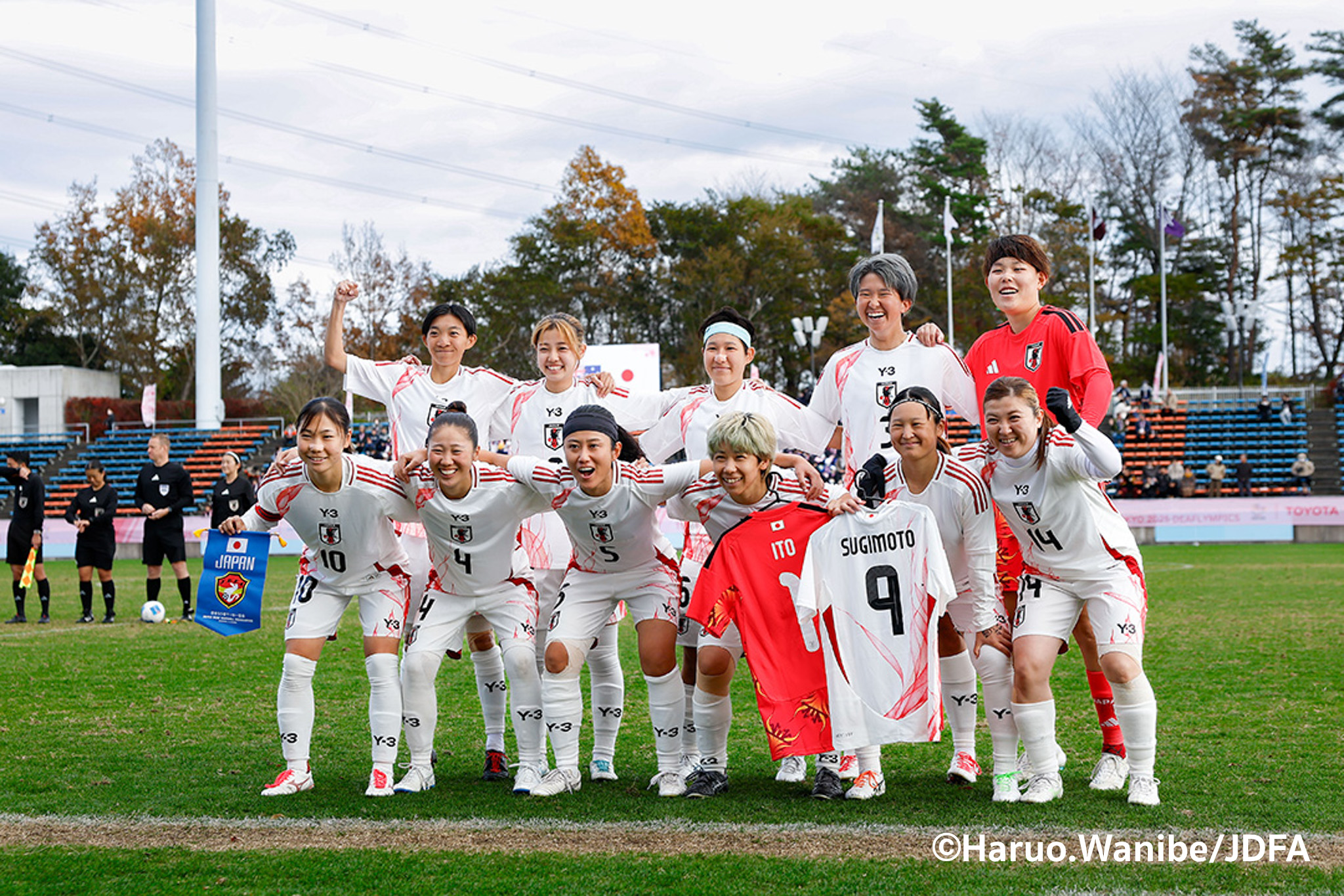 オーストラリア戦スタメン集合写真、白い2ndユニフォーム