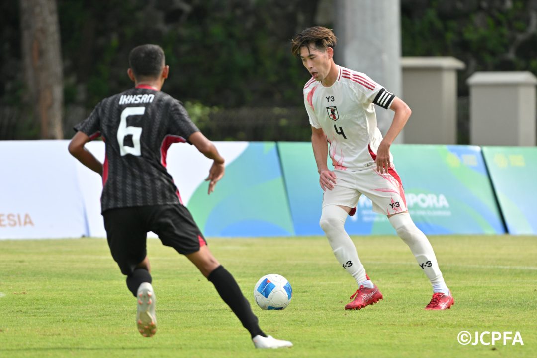 攻め込むキャプテンの戸田選手