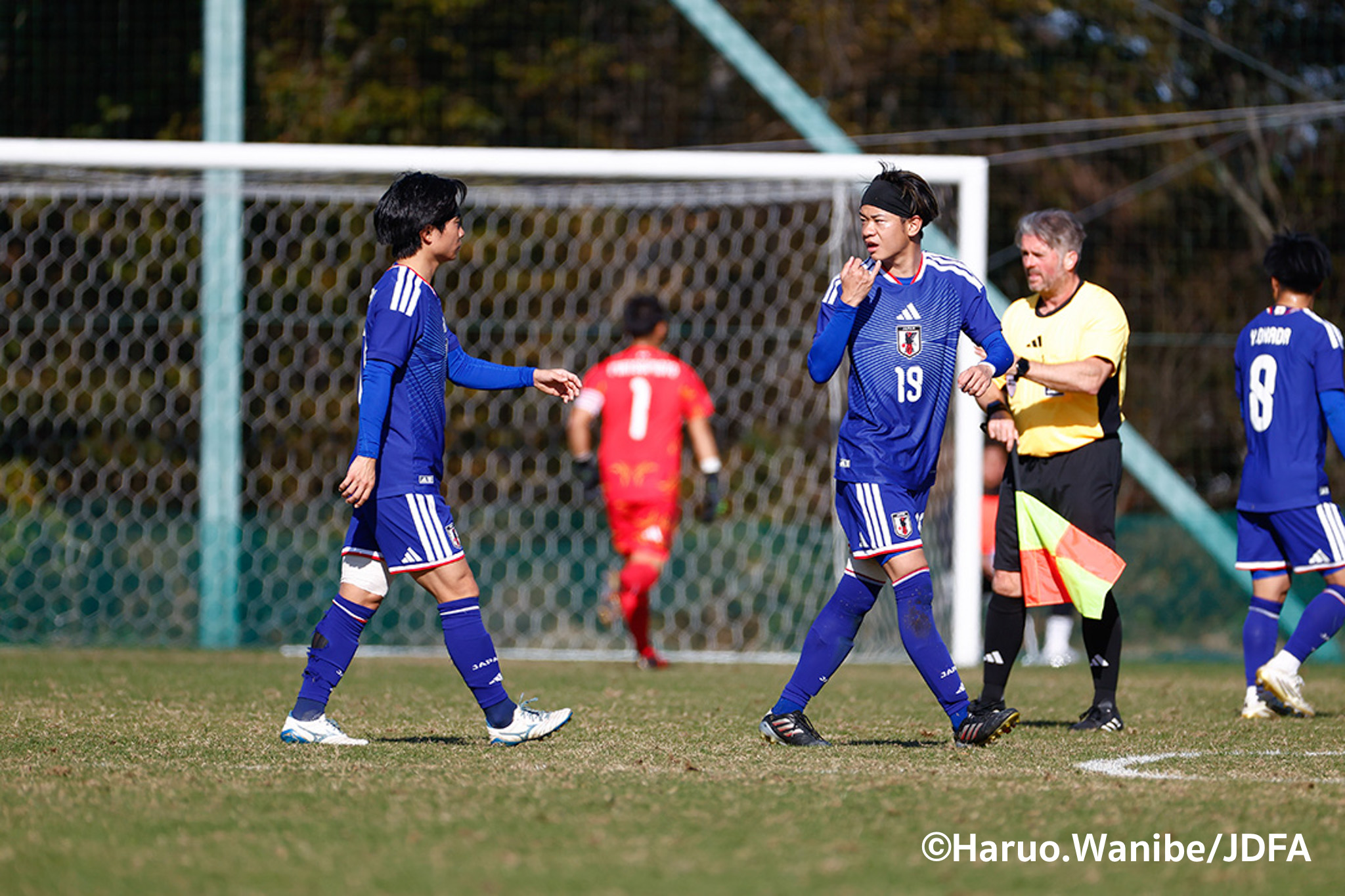 試合中、手話でコミュニケーションをとる選手たち