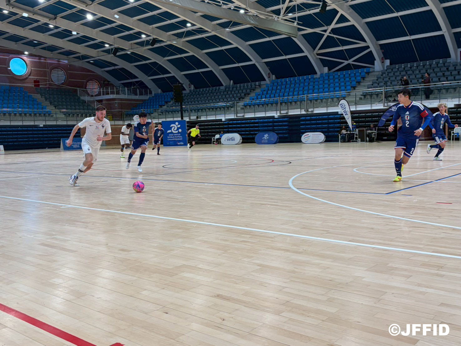 守る日本代表チーム